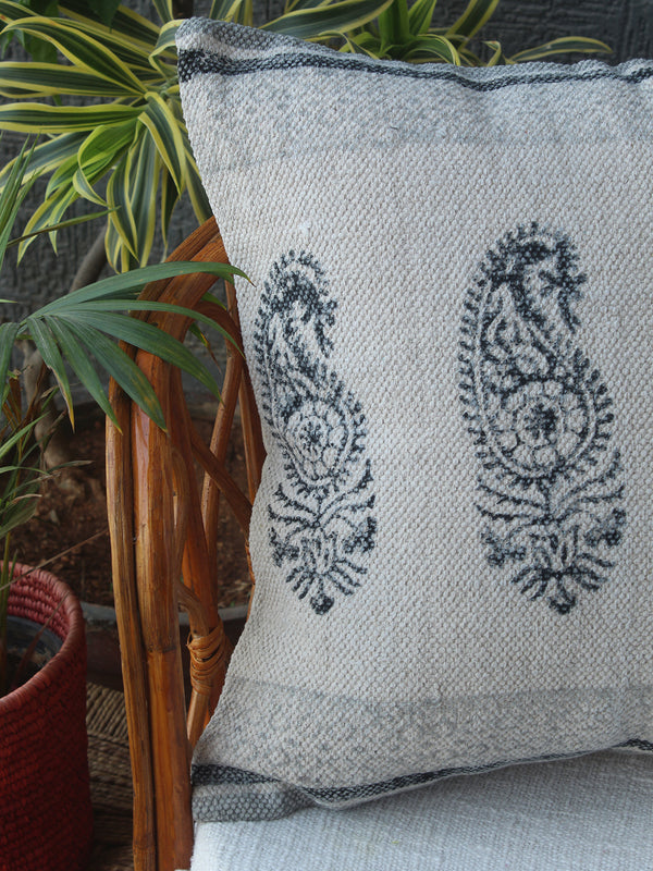 Off-White Bagru Hand Block Printed Handloom Cotton Rug Outdoor Cushion Cover (18 inches x 18 inches)